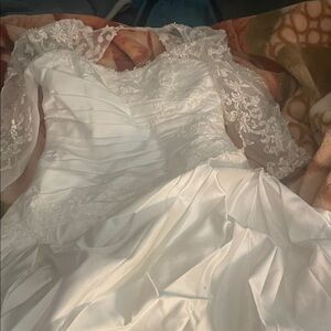 Elegant White Lace Wedding Dress